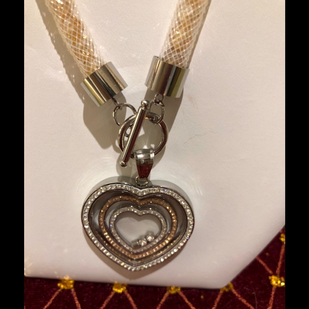 WHITE AND CHAMPAGNE AUSTRALIAN CRYSTAL NECKLACE - Picture 3 of 4